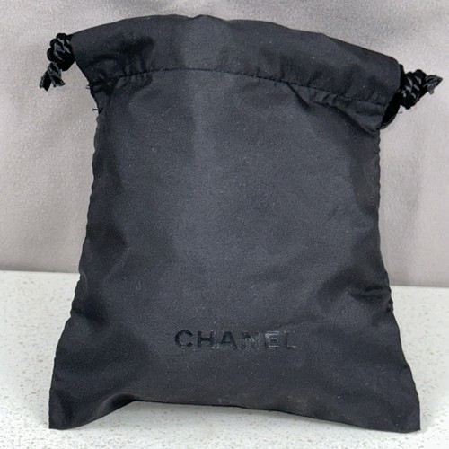 Chanel gift bag - black,