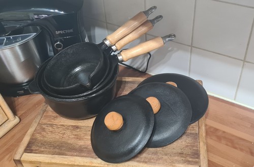 Cast iron sauce pan - iron,