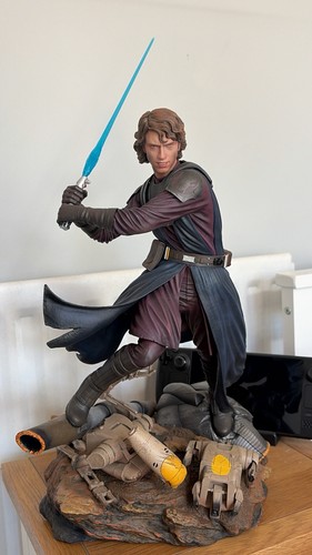 Sideshow collectibles statue - sideshow,