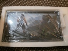 Tomb Raider Lara Croft vs T-Rex Lost Valley Light Up Shadowbox brand new 