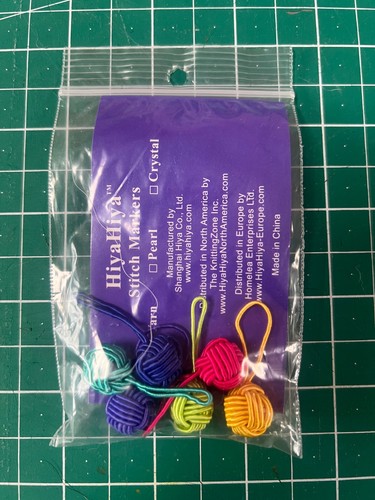 Hiya yarn ball - hiya,