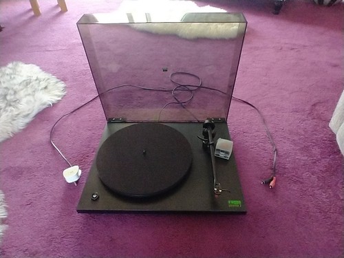 Rega planar turntable black - 2,