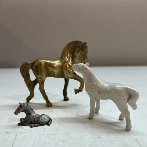 Vtg lot small horse - vtg, of