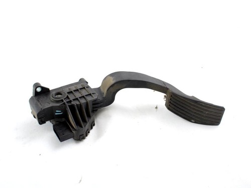 55702020 accelerator pedal - accelerator,