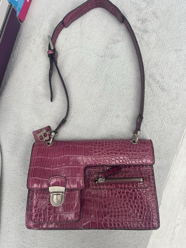 Pink crocodile effect medium - crocodile,