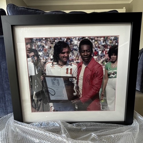 Pelé hand signed - hand,