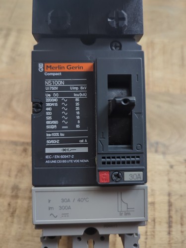 Merlin gerin compact ns100n - gerin,
