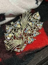 VINTAGE 1950'S PEGASUS CORO AURORA BOREALIS RHINESTONE PIN BROOCH HEART PETALS