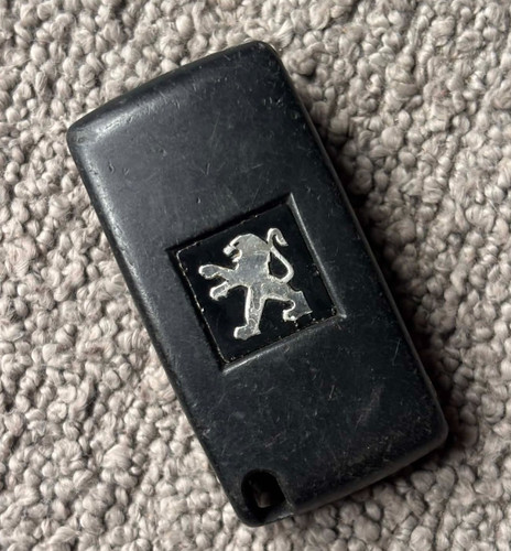 Genuine peugeot button - 2,