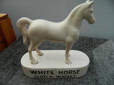 RARE VINTAGE CERAMIC WHITE HORSE SCOTCH WHISKY ADVERTISING BAR FIGURE 21x21cm 