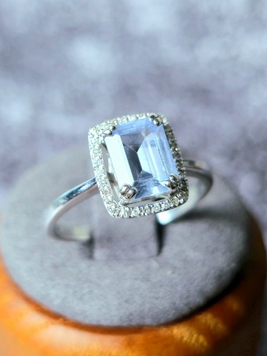 Stunning 9ct white - 9ct, gold
