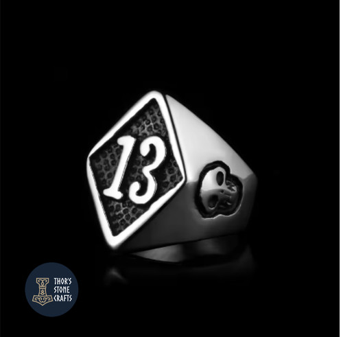 Thirteen ring biker skull - 13,