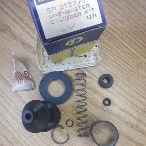 Master cylinder seal kit - , fits