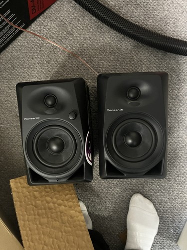 Pioneer 40 speakers - pioneer, dj