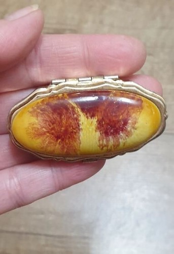Vintage pill box small - box,