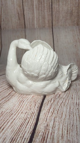 Lovely vintage crown - lovely,