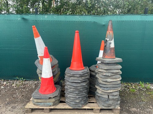 65x road traffic - road, cone