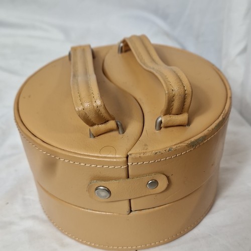 Vintage beige faux leather - beige,