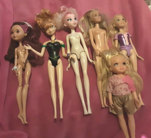 Bundle fashion dolls - of, for