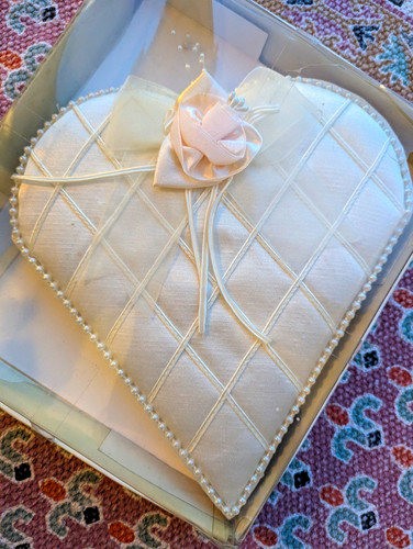Ivory satin vintage - ivory, heart