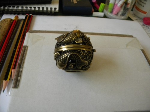 Stunning brass twin fish - stunning,