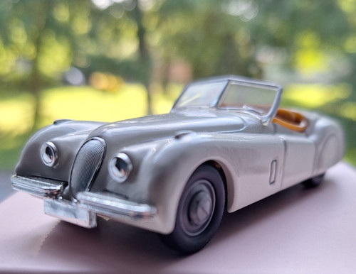 Corgi classics jaguar xk120 - corgi,