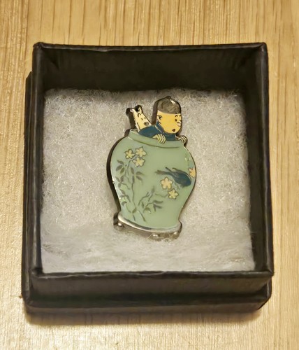 Tintin blue lotus - jar", enamel