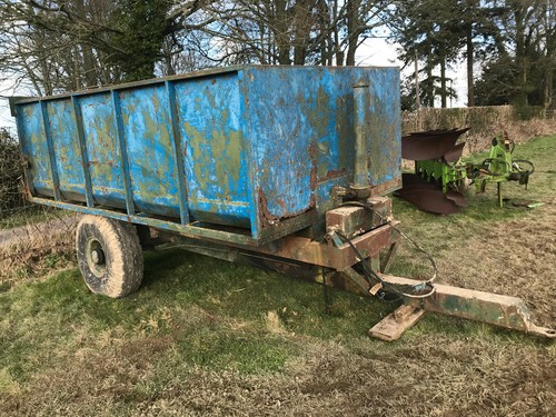 Tipping trailer single axle