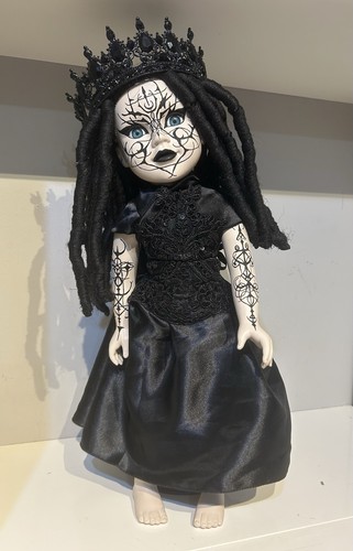 Ooak vinyl gothic queen - vinyl,