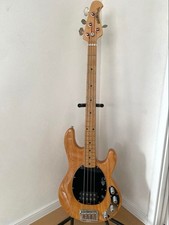 Music Man Stingray // Electric