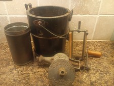 White Mountain 1 ONE Qt (1 X G) HAND CRANK Ice Cream Maker (Rare) (for Parts) 
