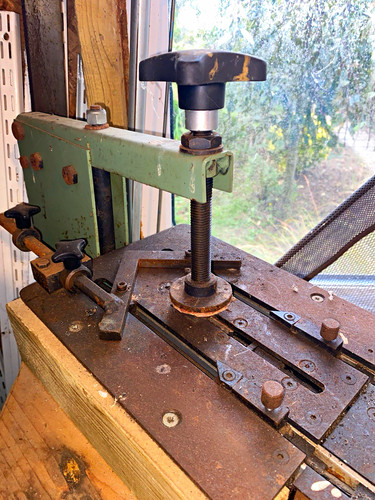 Picture frame underpinner