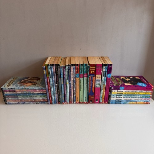 Goosebumps vintage book bundle - vintage,