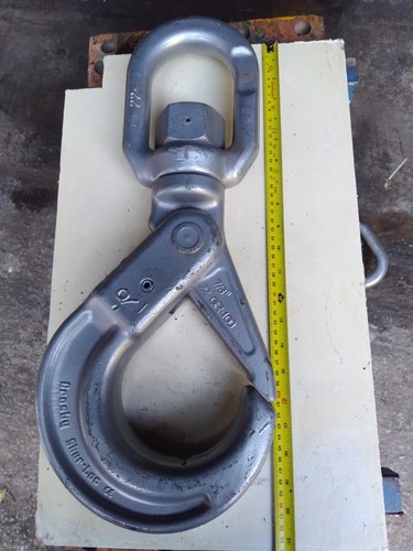 Swivel lifting hook self - hook,