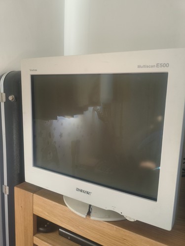 Sony trinitron multiscan e500 - trinitron,
