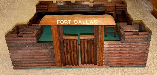 Vintage 1960s fort dallas hand - fort,