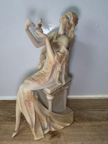Juliana broadway belles art - juliana,