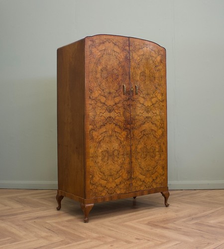 Walnut art deco - deco, compactum