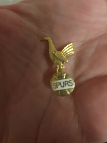 Tottenham hotspur vintage pin - tottenham,