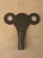 VINTAGE MANTEL CLOCK KEY size