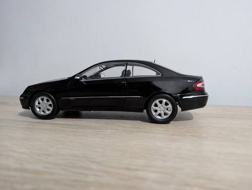 Kyosho mercedes benz - 1/18, clk