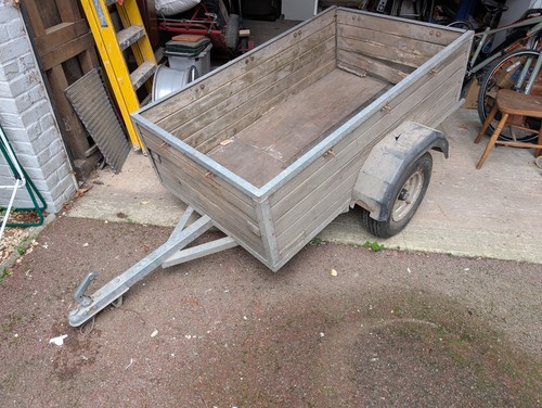 Galvanized metal framed line - galvanized, 1