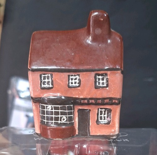 Mudlen end studios pottery - studios, red