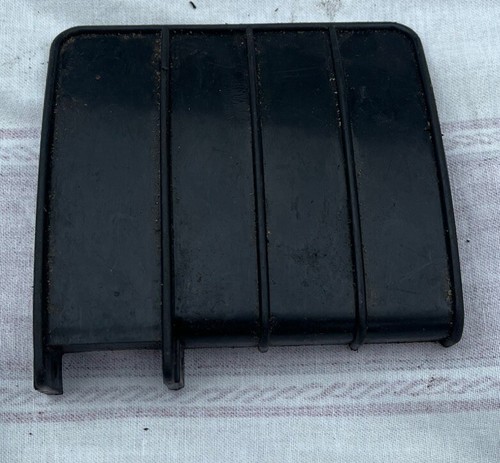 Small vintage chainsaw hand - small,