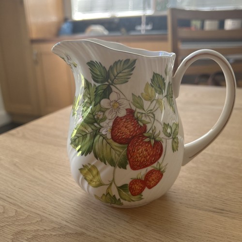 Queen virginia strawberry - virginia,
