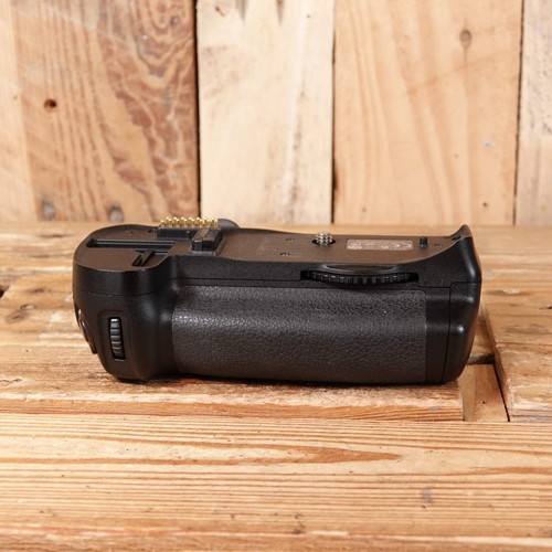 Used nikon d10 battery - nikon, mb-d10