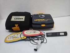 Medtronic Lifepak CRPlus In Carry Case 3200731-222 With ECG Electrodes