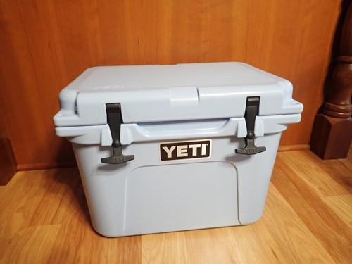 Yeti roadie ice chest - 20,