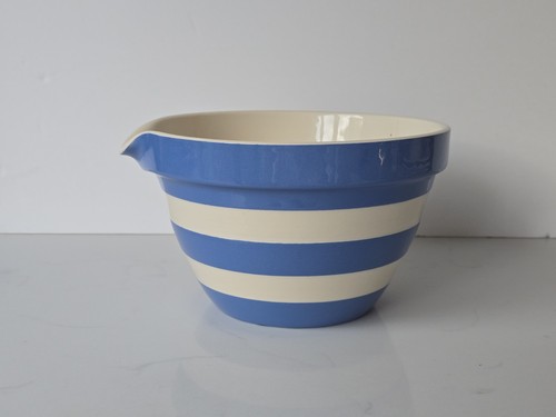 Green pottery cornishware - green,