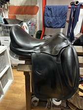17’’ M Black Prestige D2K free Dressage Saddle